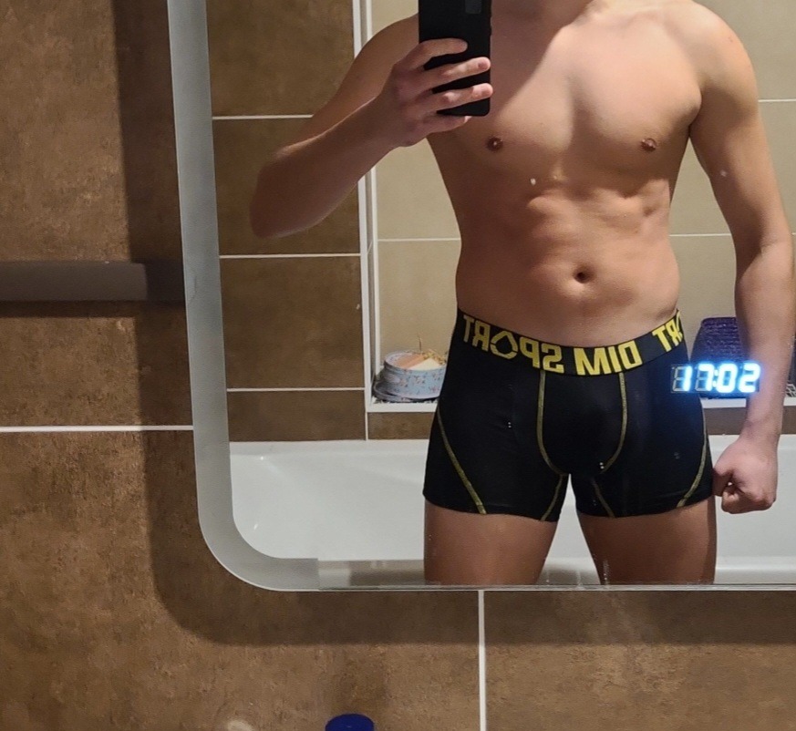 Profil de Feras, 24 ans, Plan Cul à Saint-Jacques