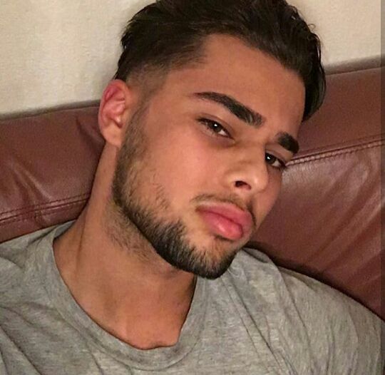 Profil de Georges-eric, 25 ans, Plan Cul à Deramcha