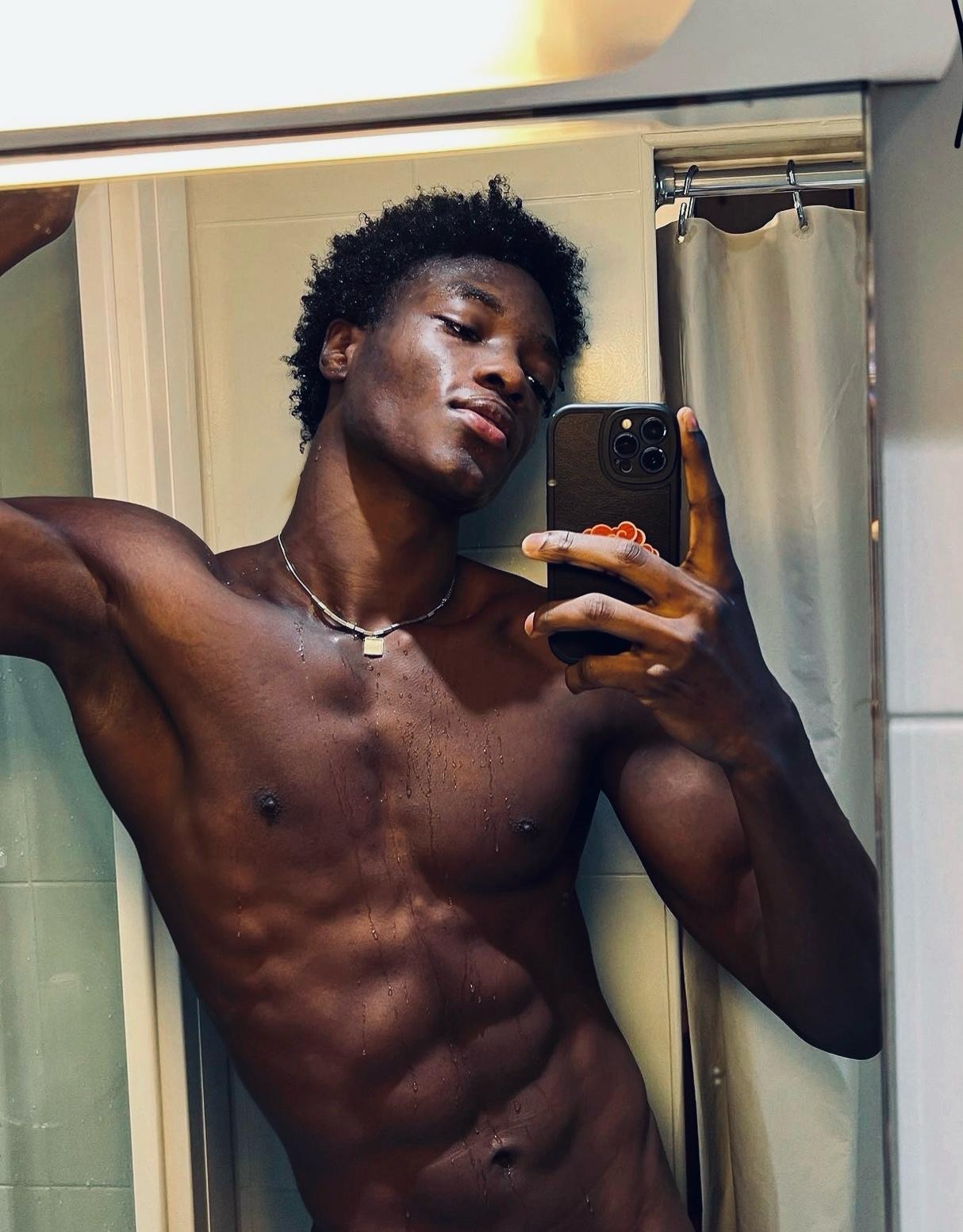 Profil de Ermenegildo, 27 ans, Plan Cul à Hassi Hans